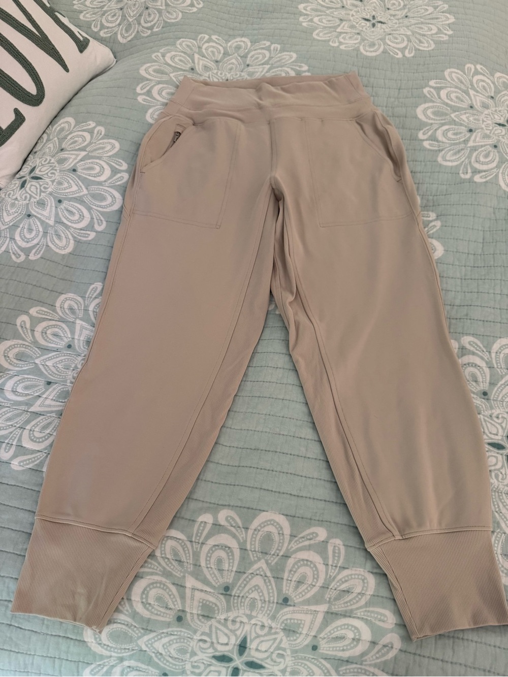 Athleta Venice Jogger in Abalone Color